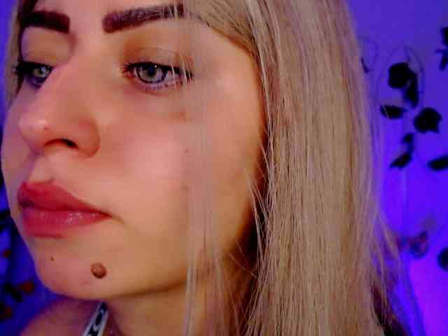 Sabrinaolsons webcam