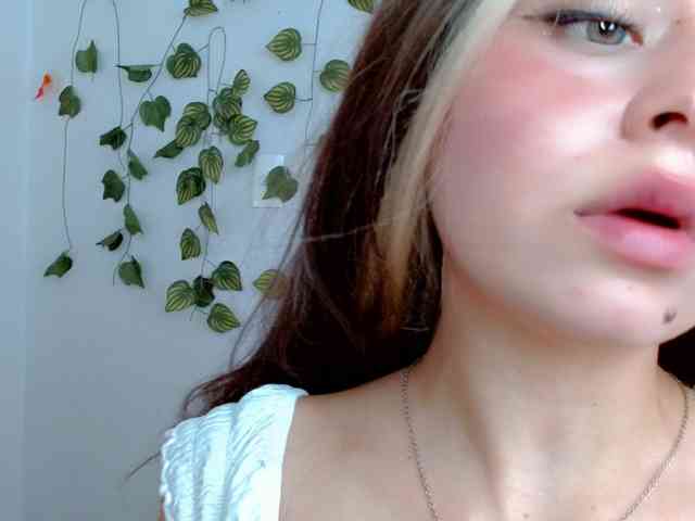 Sabrinaolsons webcam