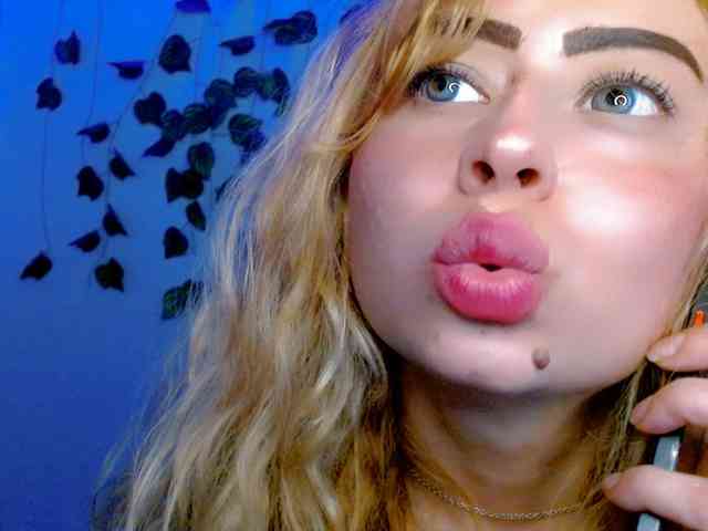 Sabrinaolsons webcam