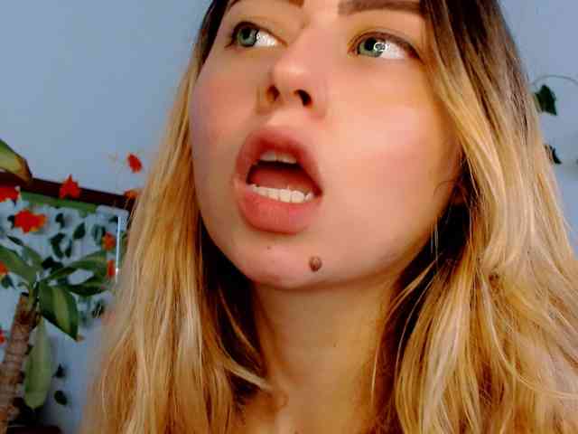 Sabrinaolsons webcam