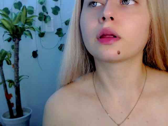 Модель: Sabrinaolsons