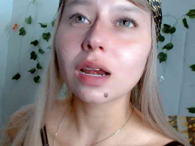 Sabrinaolsons webcam