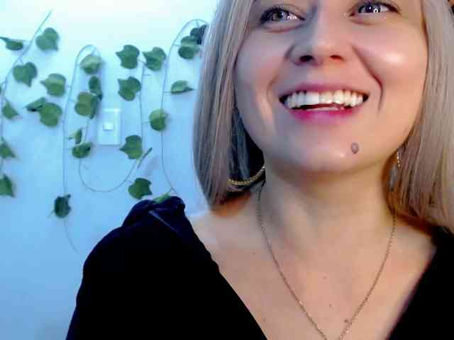 Sabrinaolsons webcam