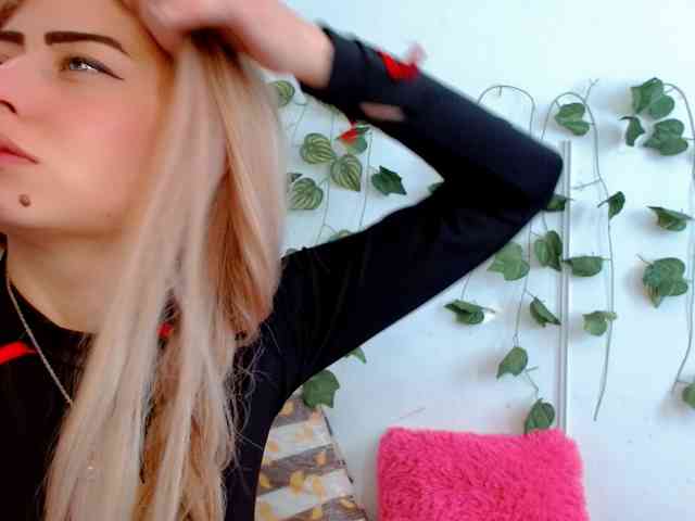 Sabrinaolsons webcam