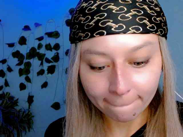 Sabrinaolsons webcam