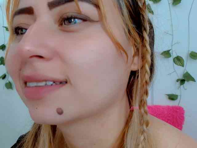 Sabrinaolsons webcam