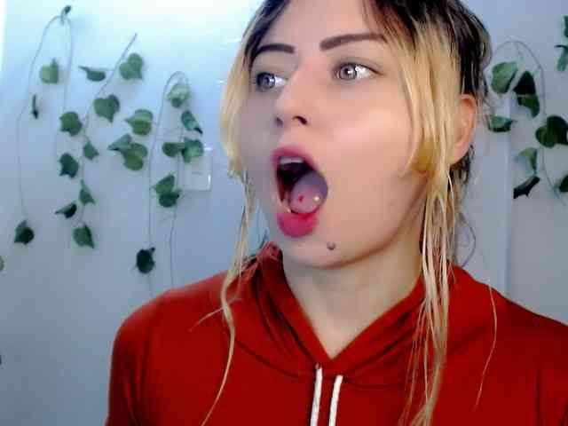 Sabrinaolsons webcam