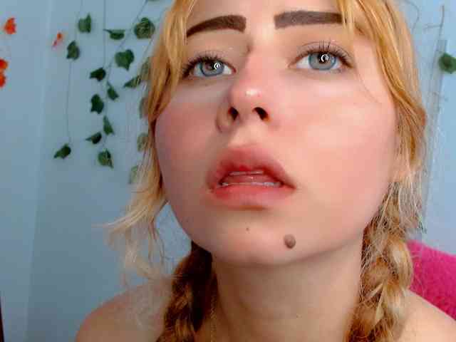 Sabrinaolsons webcam