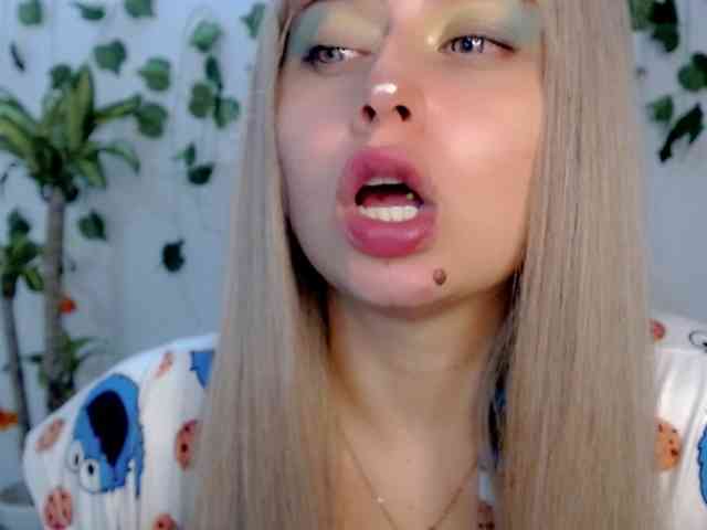 Sabrinaolsons webcam