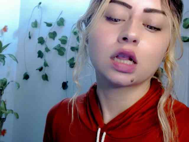 Sabrinaolsons webcam