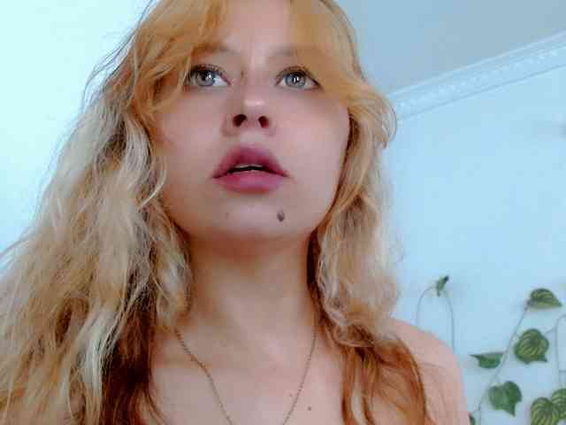 Sabrinaolsons webcam