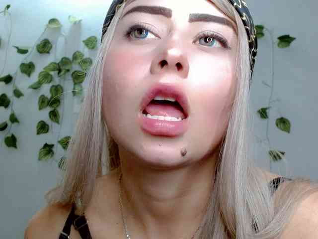 Sabrinaolsons webcam