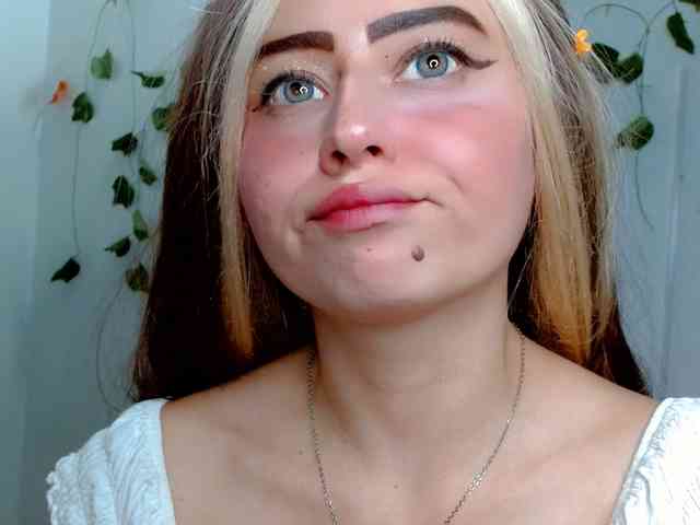 Sabrinaolsons webcam