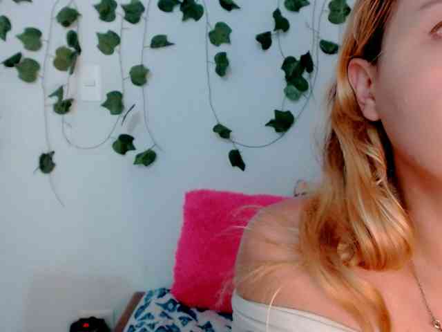 Sabrinaolsons webcam