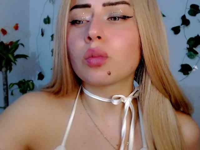 Sabrinaolsons webcam
