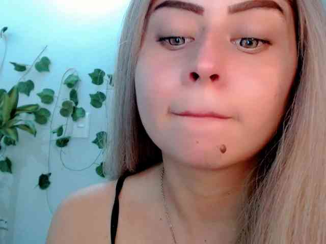 Sabrinaolsons webcam