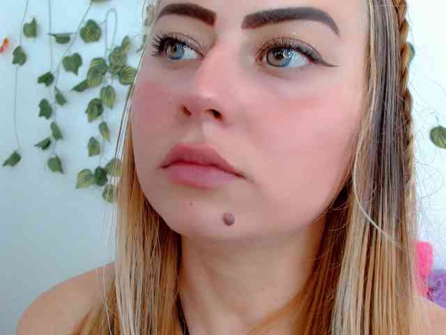 Sabrinaolsons webcam