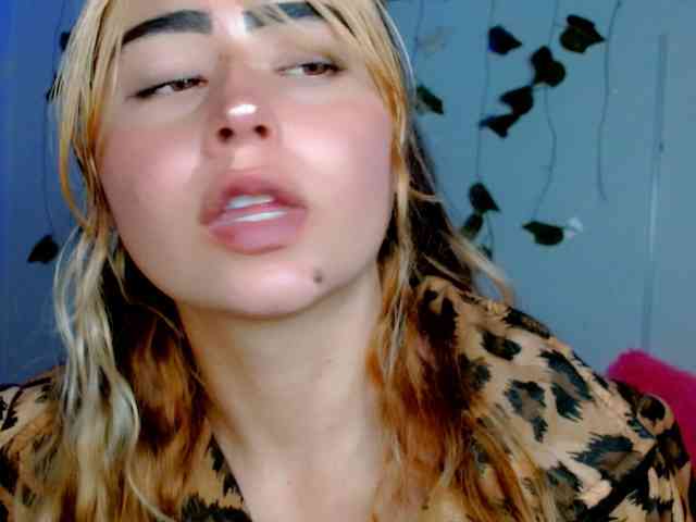 Sabrinaolsons webcam