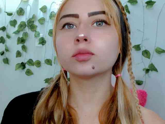 Sabrinaolsons webcam