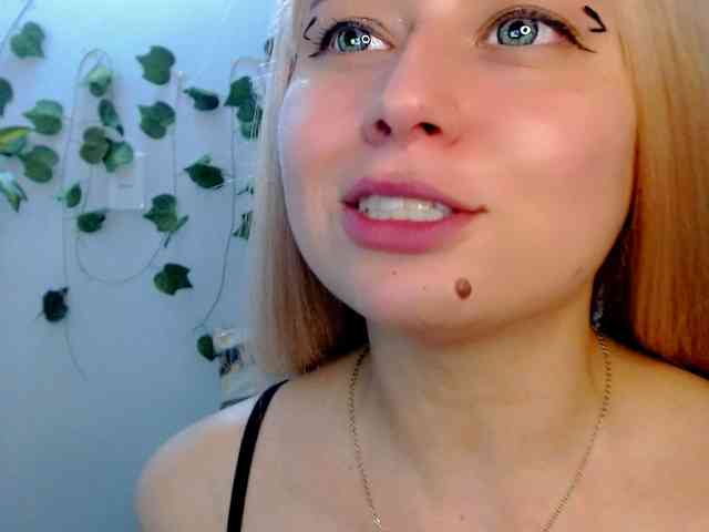 Sabrinaolsons webcam