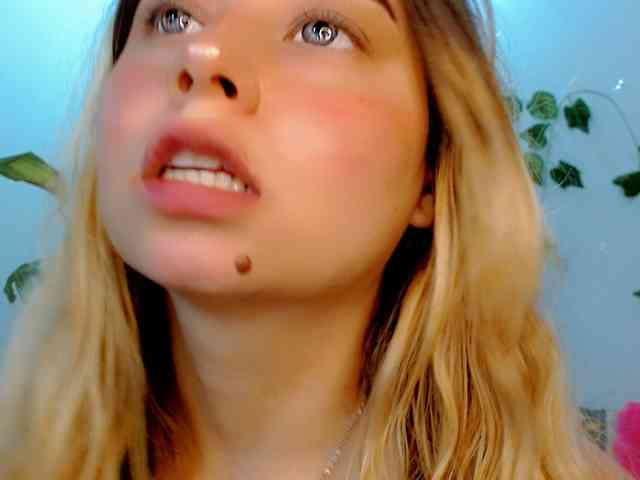 Sabrinaolsons webcam