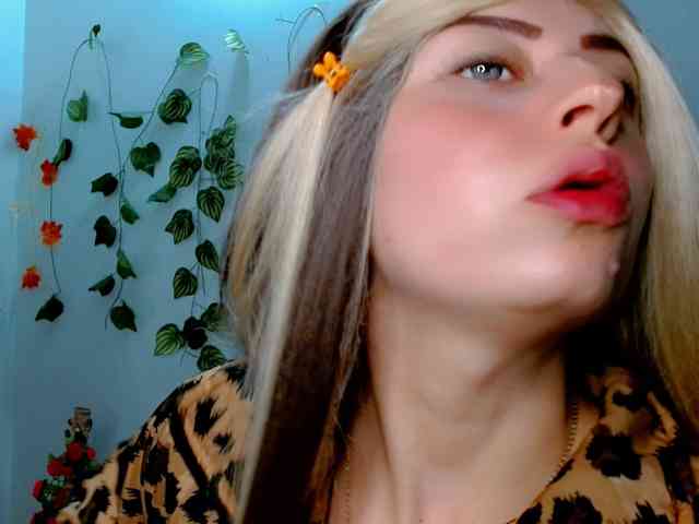 Sabrinaolsons webcam