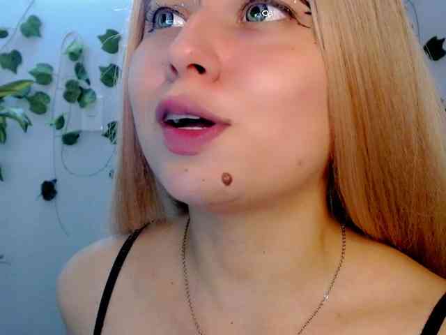Sabrinaolsons webcam