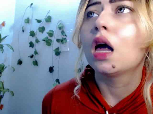 Sabrinaolsons webcam