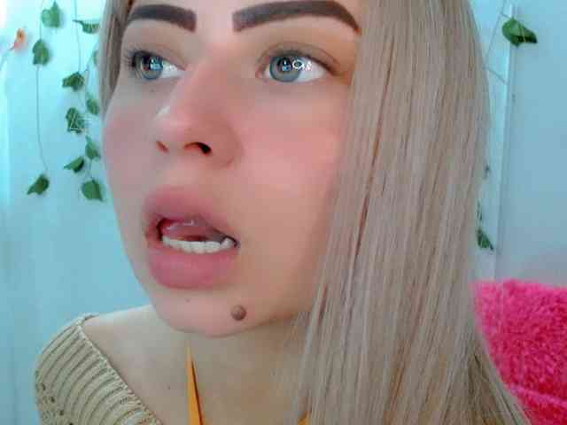 Sabrinaolsons webcam