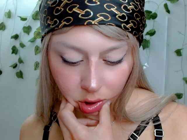 Sabrinaolsons webcam