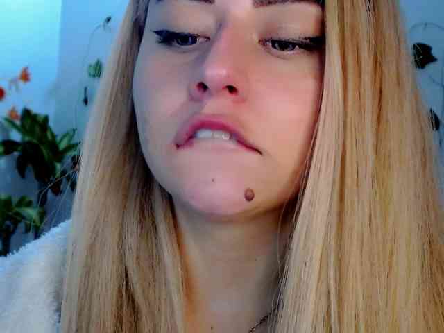 Sabrinaolsons webcam