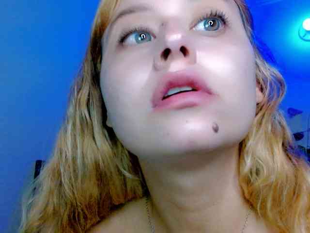 Sabrinaolsons webcam