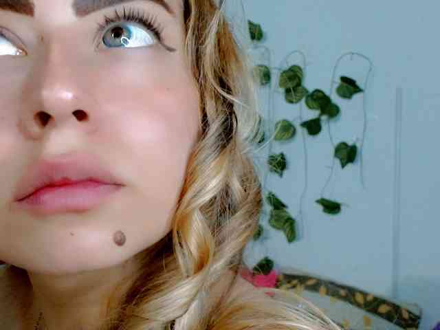 Sabrinaolsons webcam