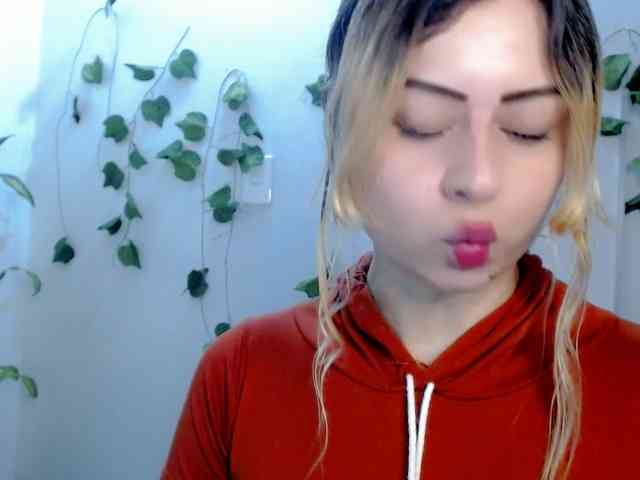 Sabrinaolsons webcam