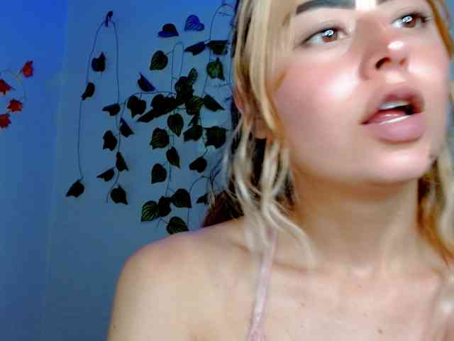 Sabrinaolsons Live Webcam on BongaCams