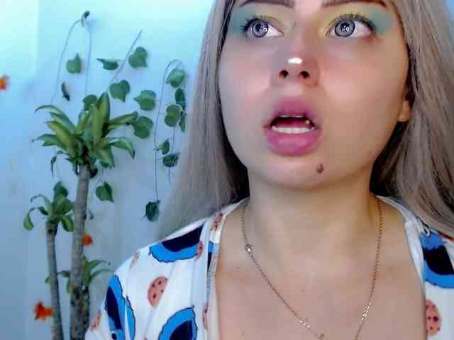 Sabrinaolsons webcam