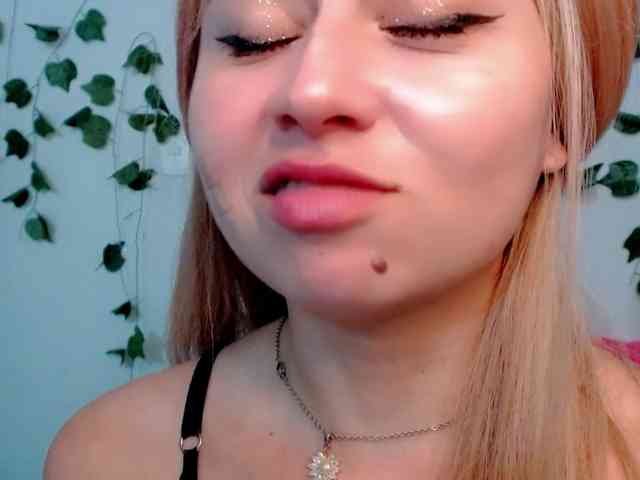 Sabrinaolsons webcam