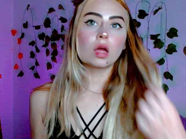 Sabrinaolsons webcam