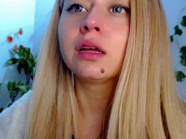 Sabrinaolsons webcam