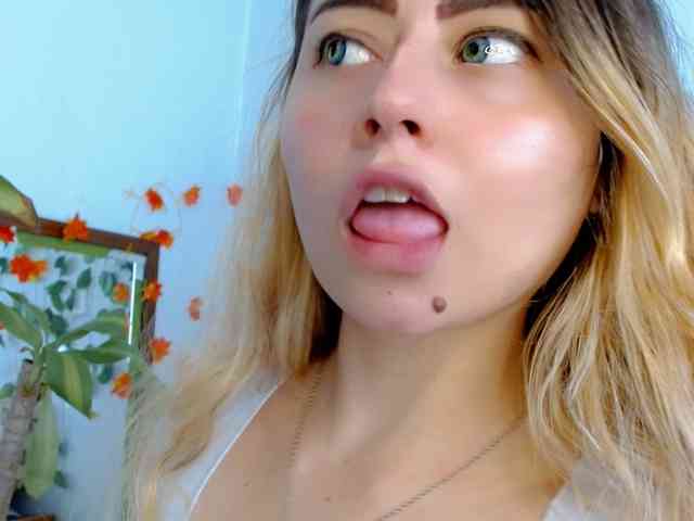 Sabrinaolsons webcam