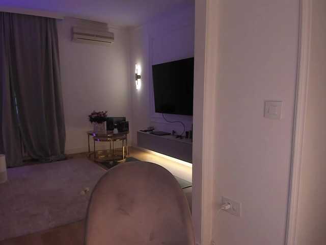 Foxe-Sailey's BongaCams show and profile