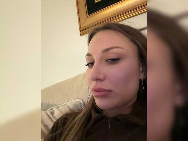 Foxe-Sailey's BongaCams show and profile