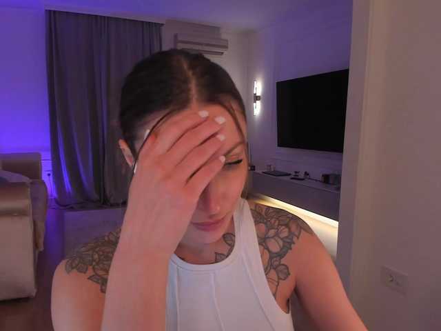 Foxe-Sailey's BongaCams show and profile