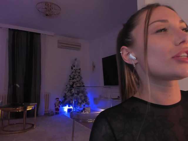 Foxe-Sailey's BongaCams show and profile