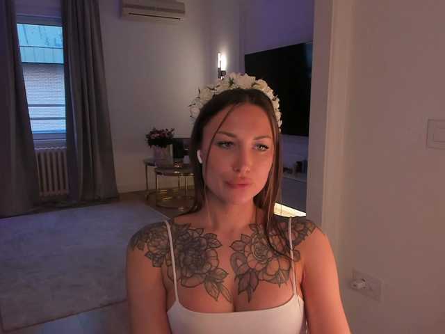 Foxe-Sailey's BongaCams show and profile