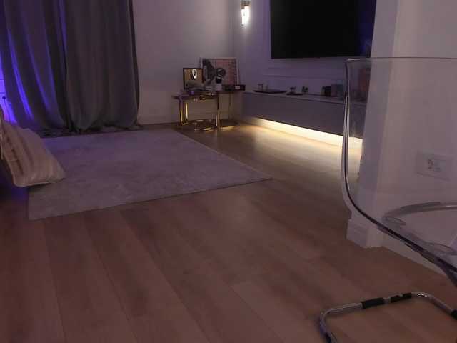 Foxe-Sailey's BongaCams show and profile