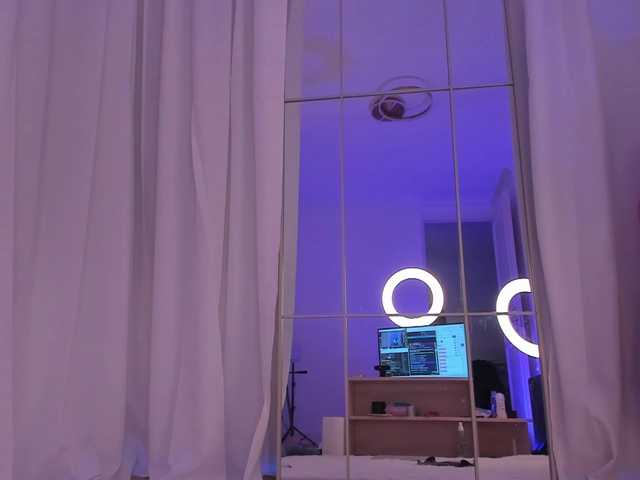 Foxe-Sailey's BongaCams show and profile