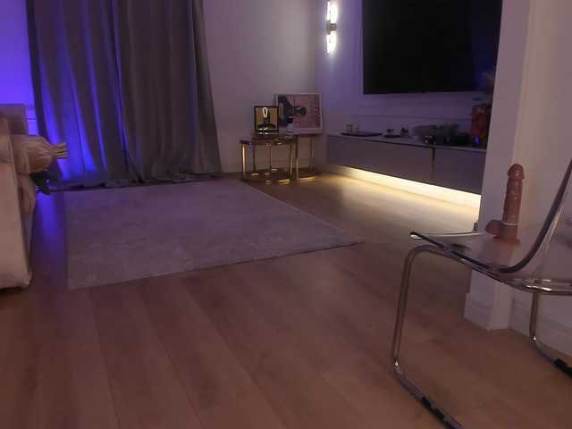 Foxe-Sailey's BongaCams show and profile