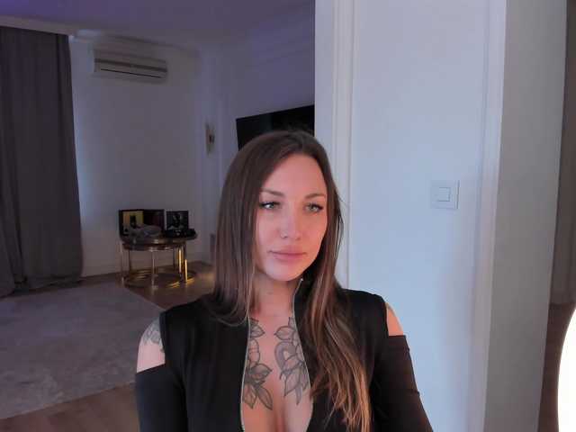 Foxe-Sailey's BongaCams show and profile