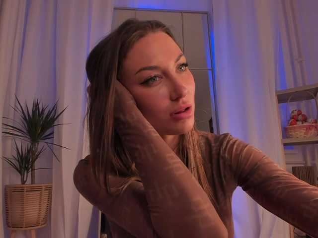 Foxe-Sailey's BongaCams show and profile